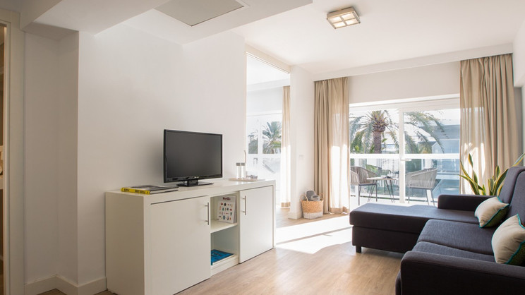 Las Gaviotas Suites Hotel